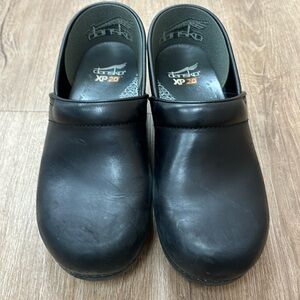 Dansko XP 2.0 Black Clog Size 40